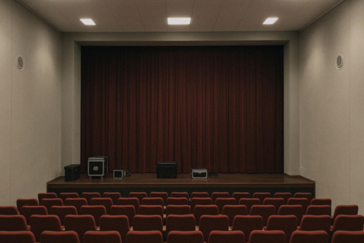 Teatralna premiera „Cała ta menażeria” w Jarosławiu